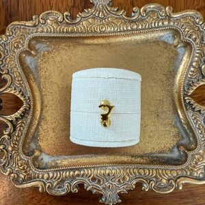 Styling Archives Dove Georgian Oval Ring Box and Gold Tray